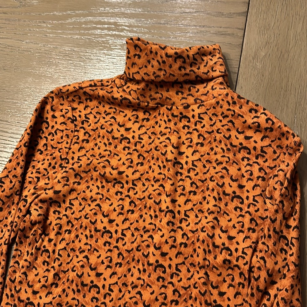 🆕 Levi’s Size Small Leopard 🐆 Top - Picture 4 of 5